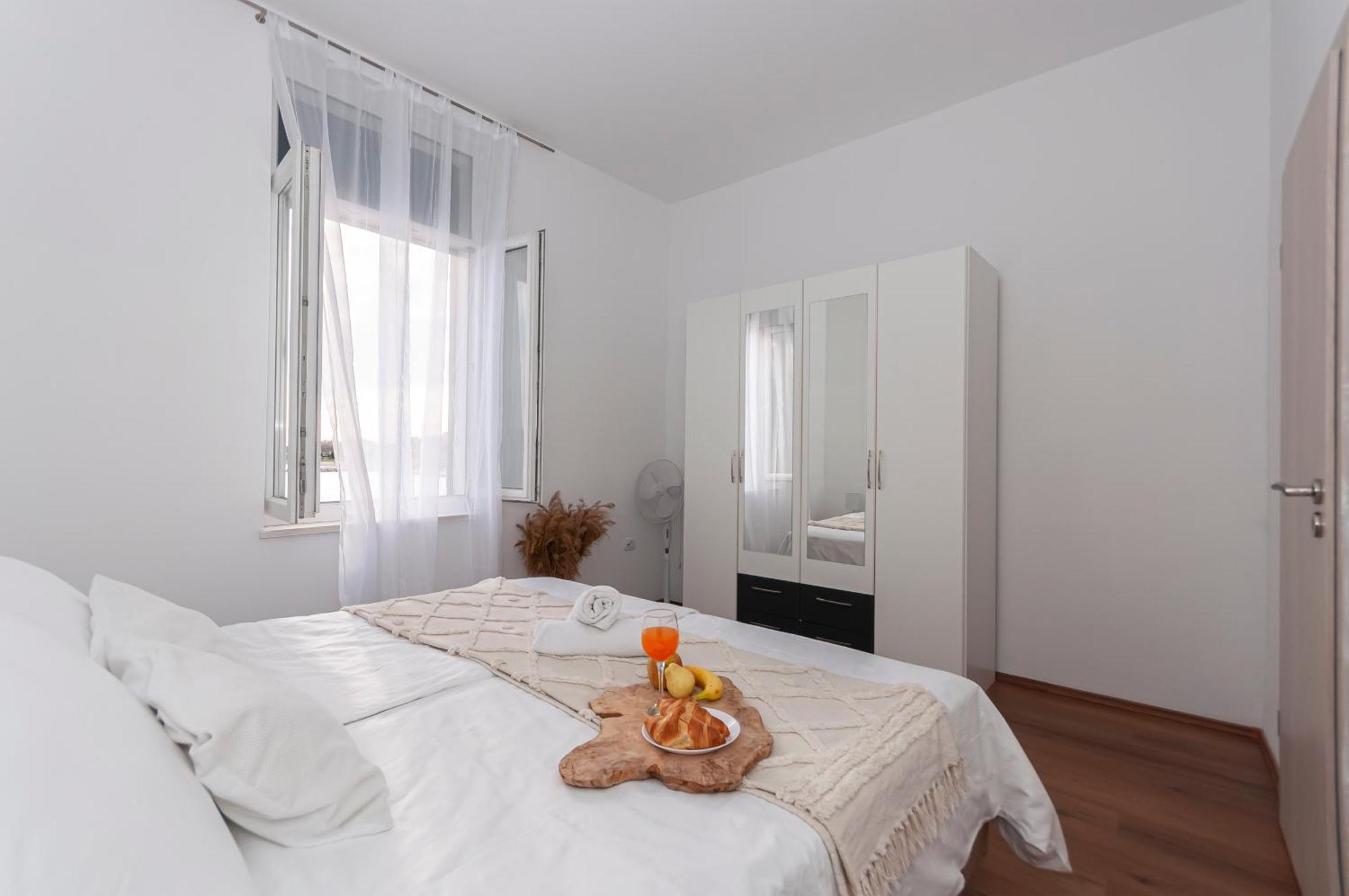Tanja Apartment Omiš Exteriör bild